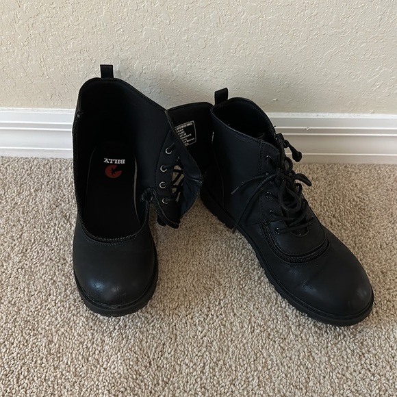 Boys Black Adaptive Boots- Size 6 - Picture 2 of 5